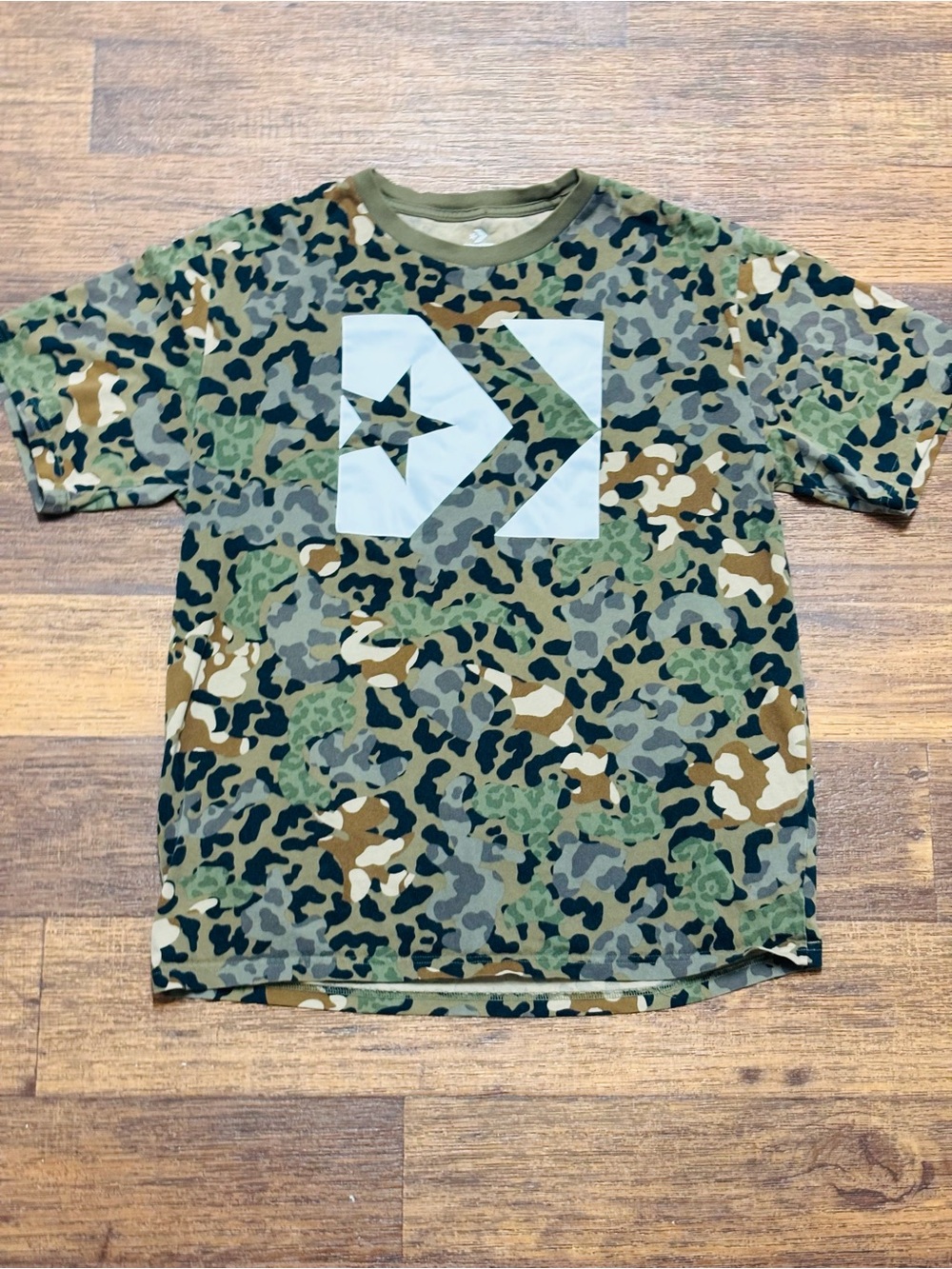 Converse mens Camo Tee with White Logo